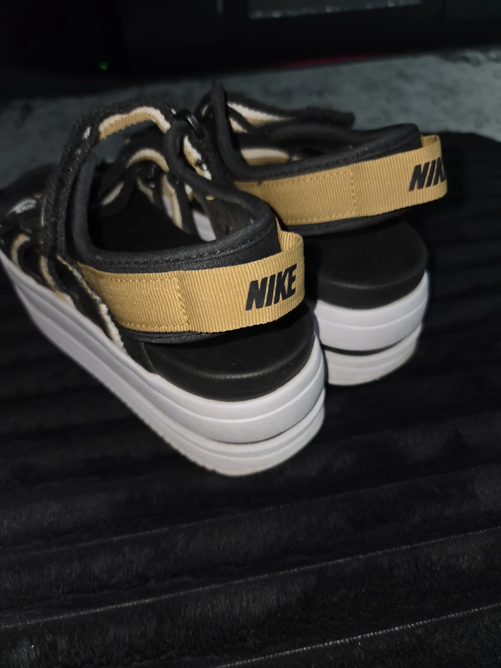 Nike chunky platform